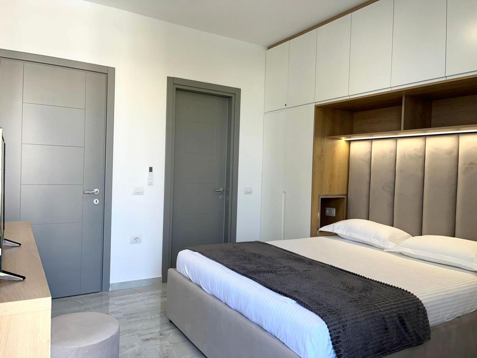 Diamond Golden 3 * Saranda