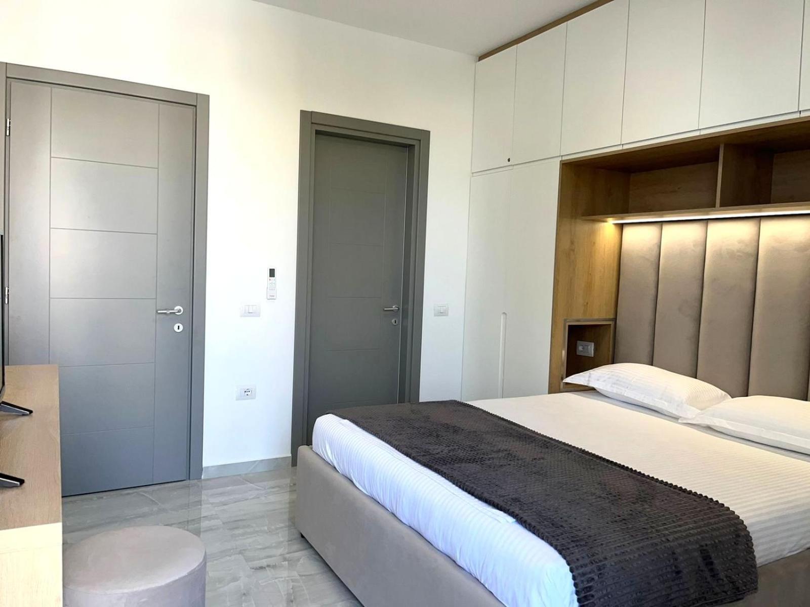 Diamond Golden 3 Saranda